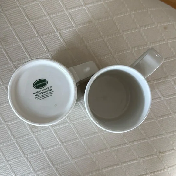 PORTMEIRION Charming White and Red Ceramic Mugs with Strawberry Design - Picture 2 of 4